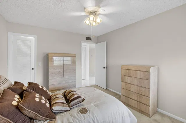 Residence photo 9