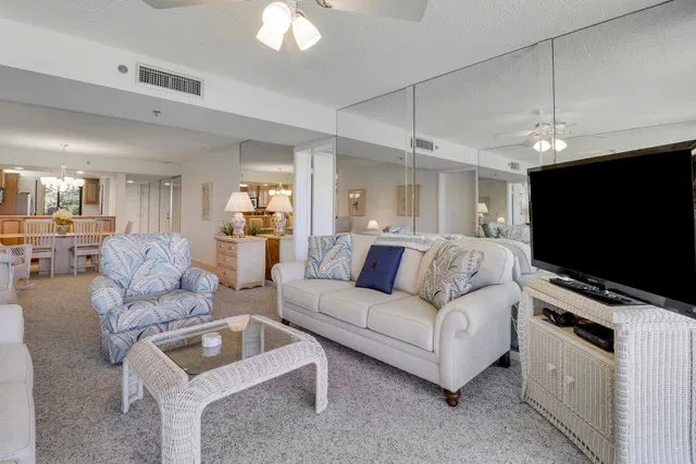 Unit 203 photo 27