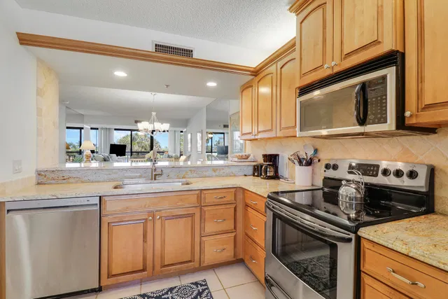 Unit 203 photo 44