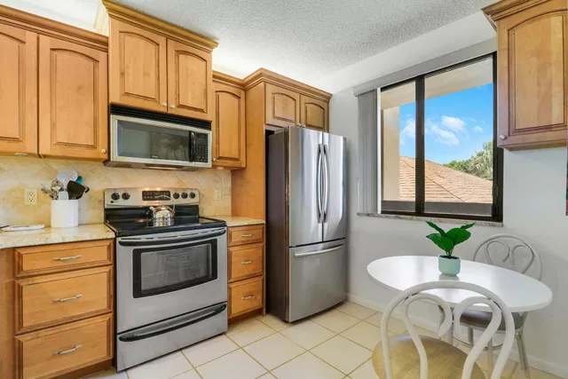 Unit 203 photo 45