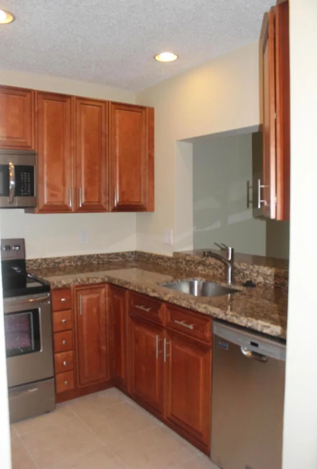 Unit 204 photo 3
