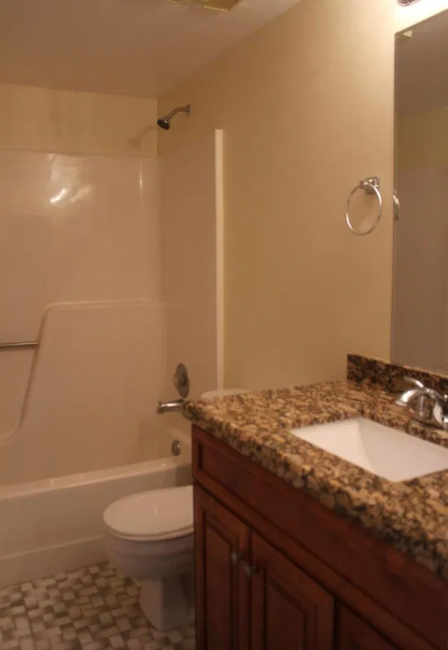 Unit 204 photo 6