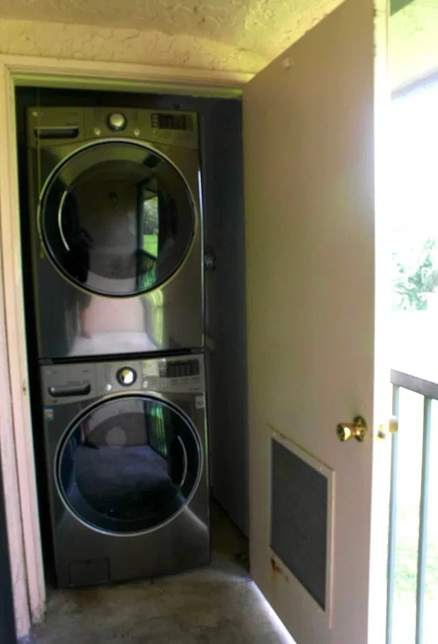 Unit 204 photo 8
