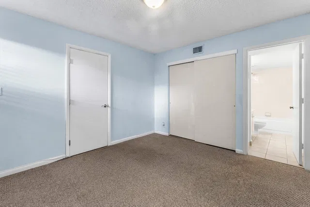 Unit 107 photo 18