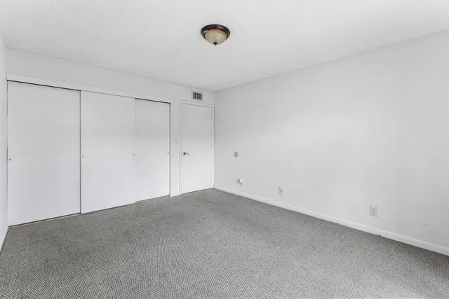 Unit 107 photo 22
