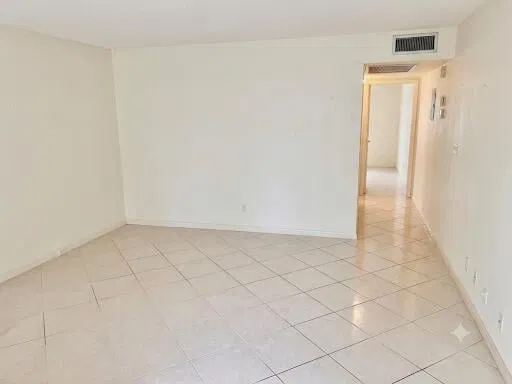 Residence photo 4