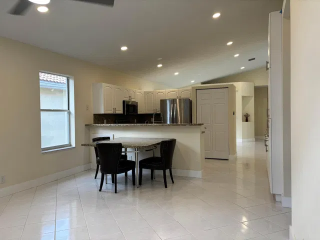 Residence photo 9