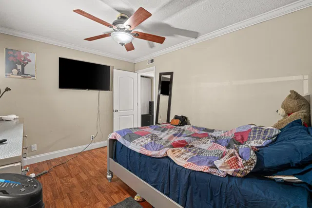 Unit D2 photo 15