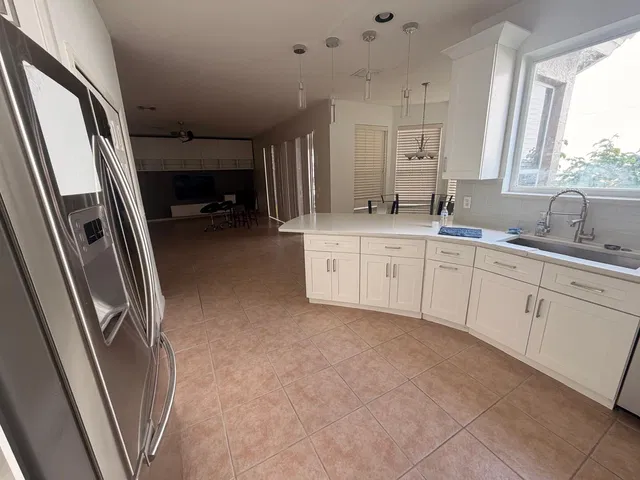 Residence photo 3