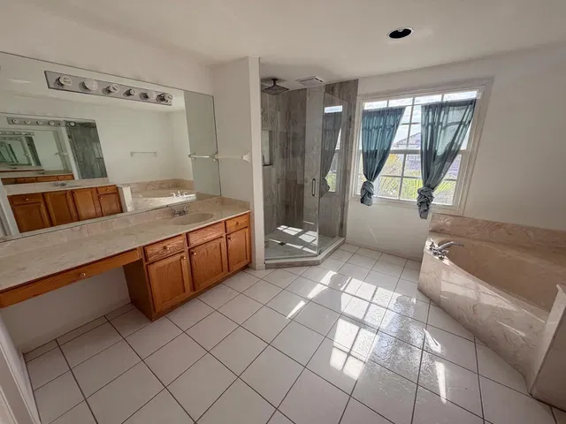 Residence photo 8
