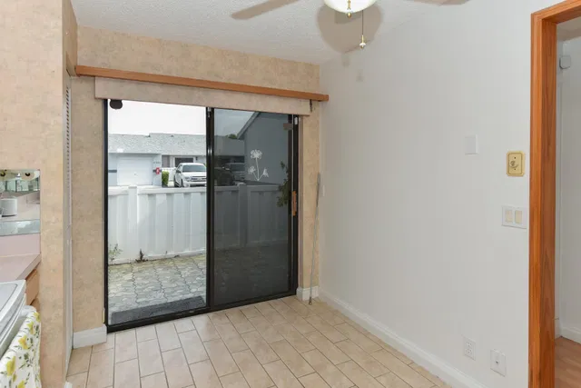  Unit 1702 photo 8