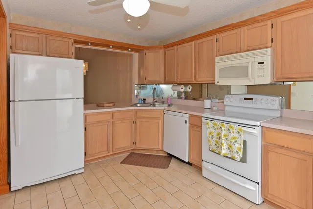  Unit 1702 photo 10