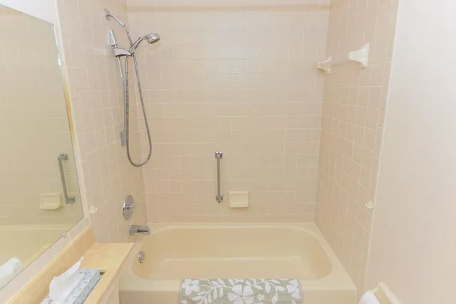  Unit 1702 photo 23