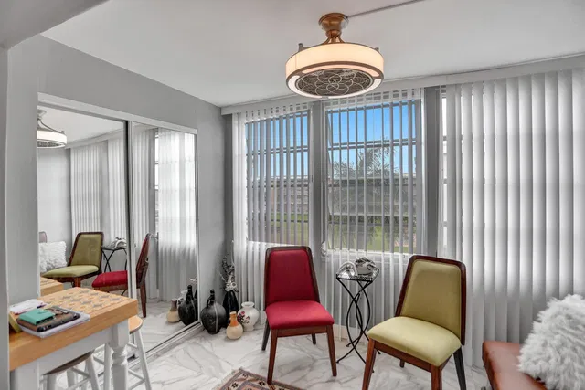 Unit 3070 photo 9