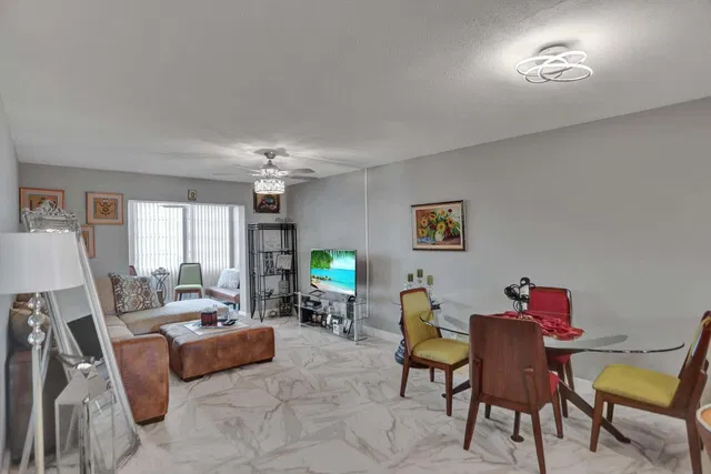 Unit 3070 photo 14
