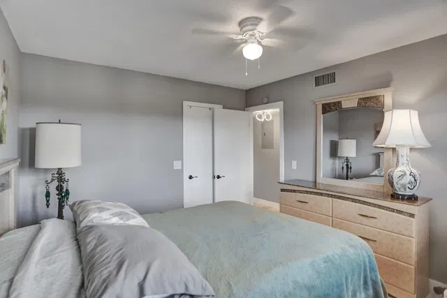 Unit 3070 photo 18