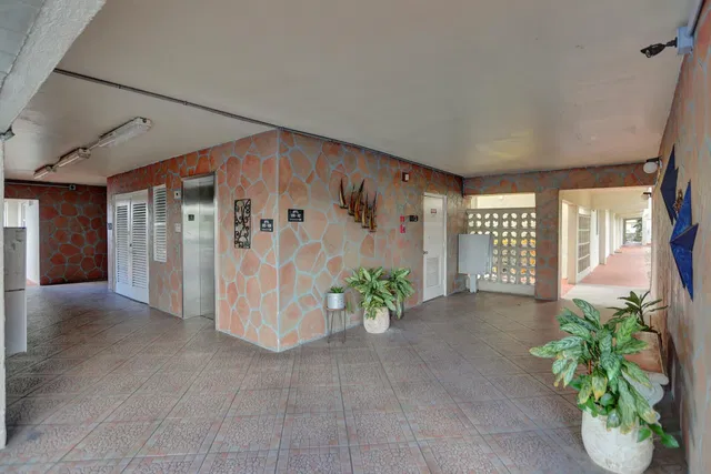 Unit 3070 photo 23