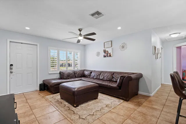 Residence photo 5