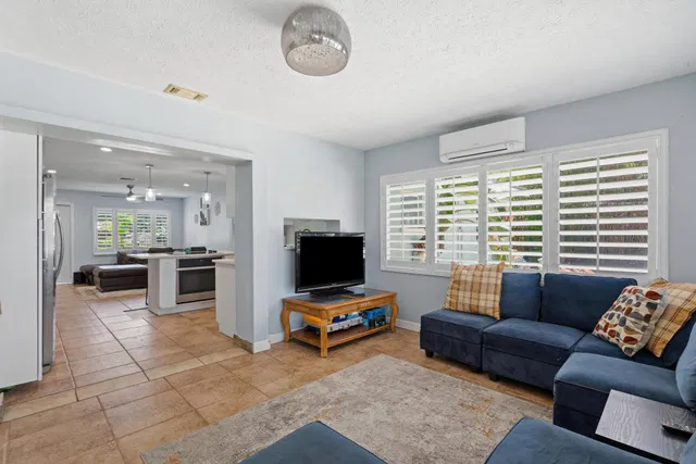 Residence photo 25