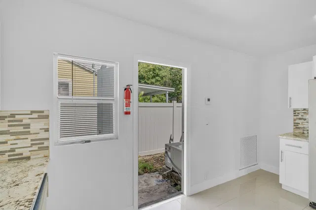 West Palm Beach Residence photo 14