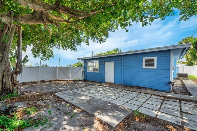 West Palm Beach Residence photo 18