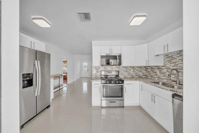 West Palm Beach Residence photo 21