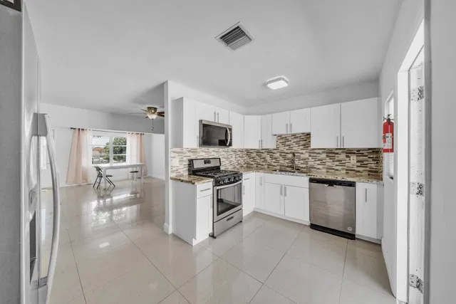 West Palm Beach Residence photo 22