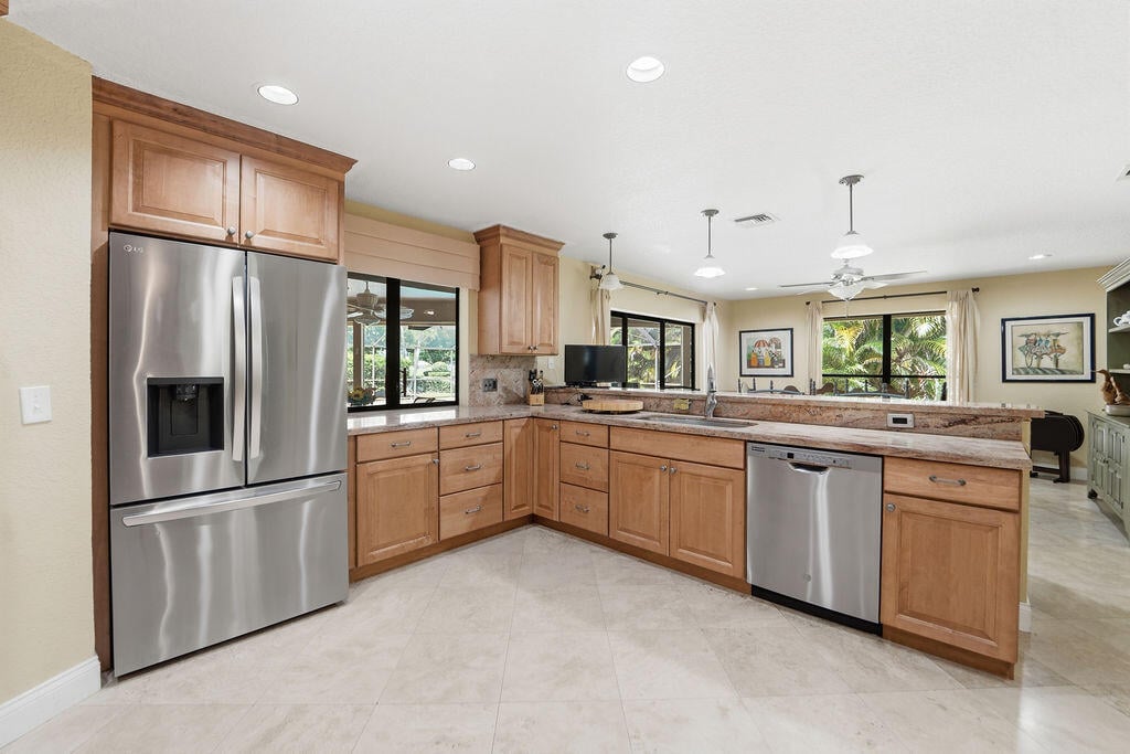 Eastpointe Country Club Residence photo 19