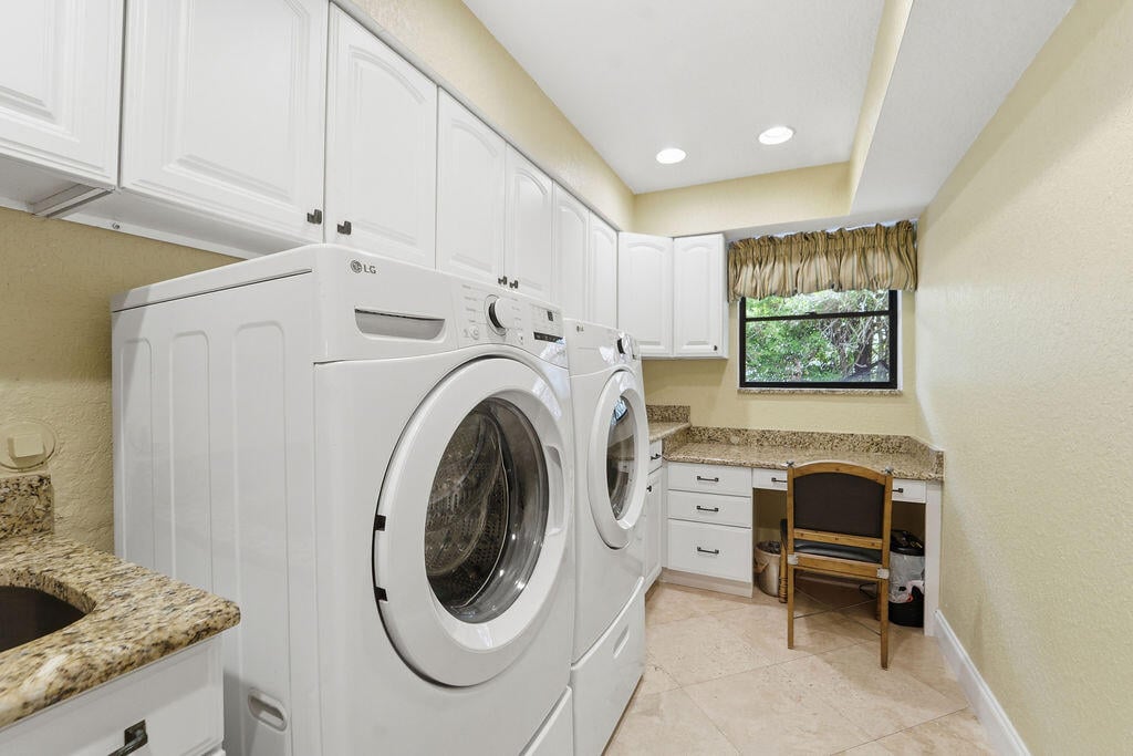 Eastpointe Country Club Residence photo 26