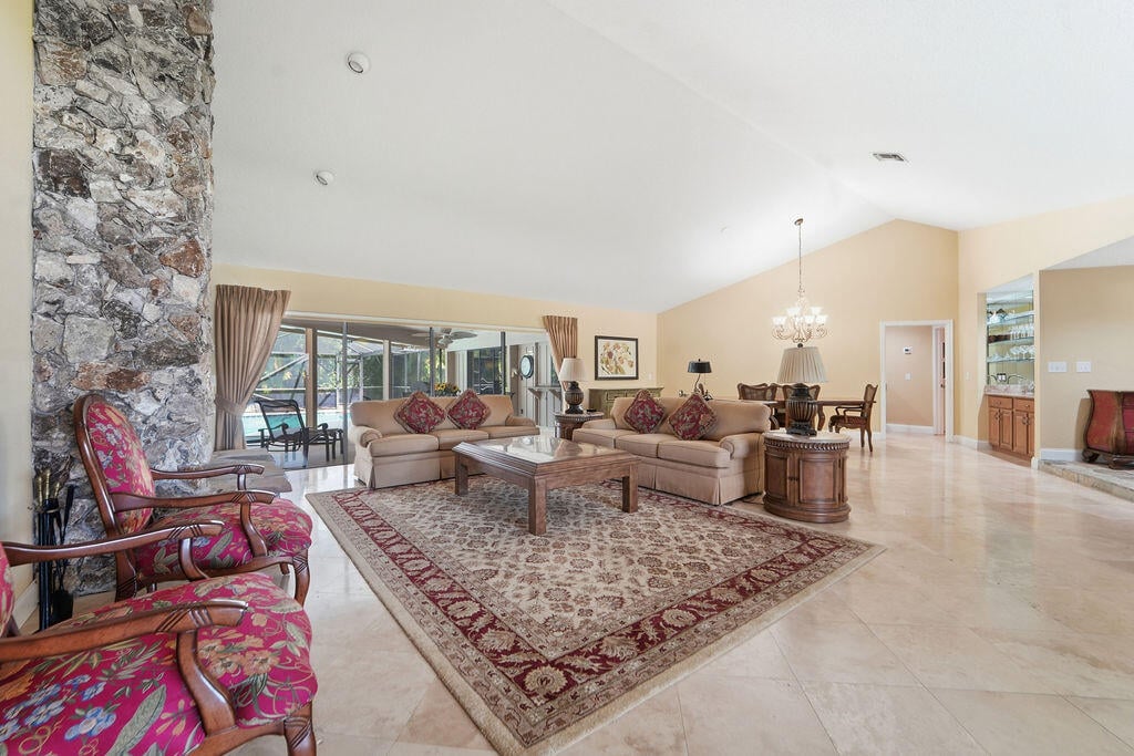 Eastpointe Country Club Residence photo 27