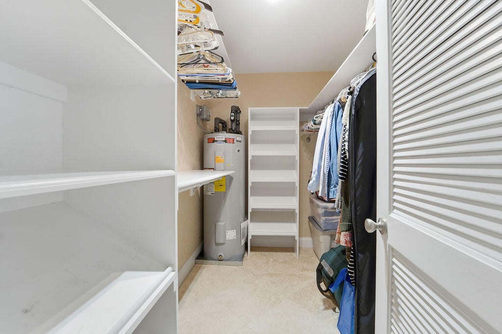 Eastpointe Country Club Residence photo 36