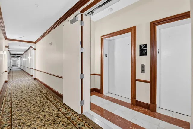 The Metropolitan Unit 706 photo 36