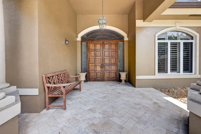  Residence photo 8