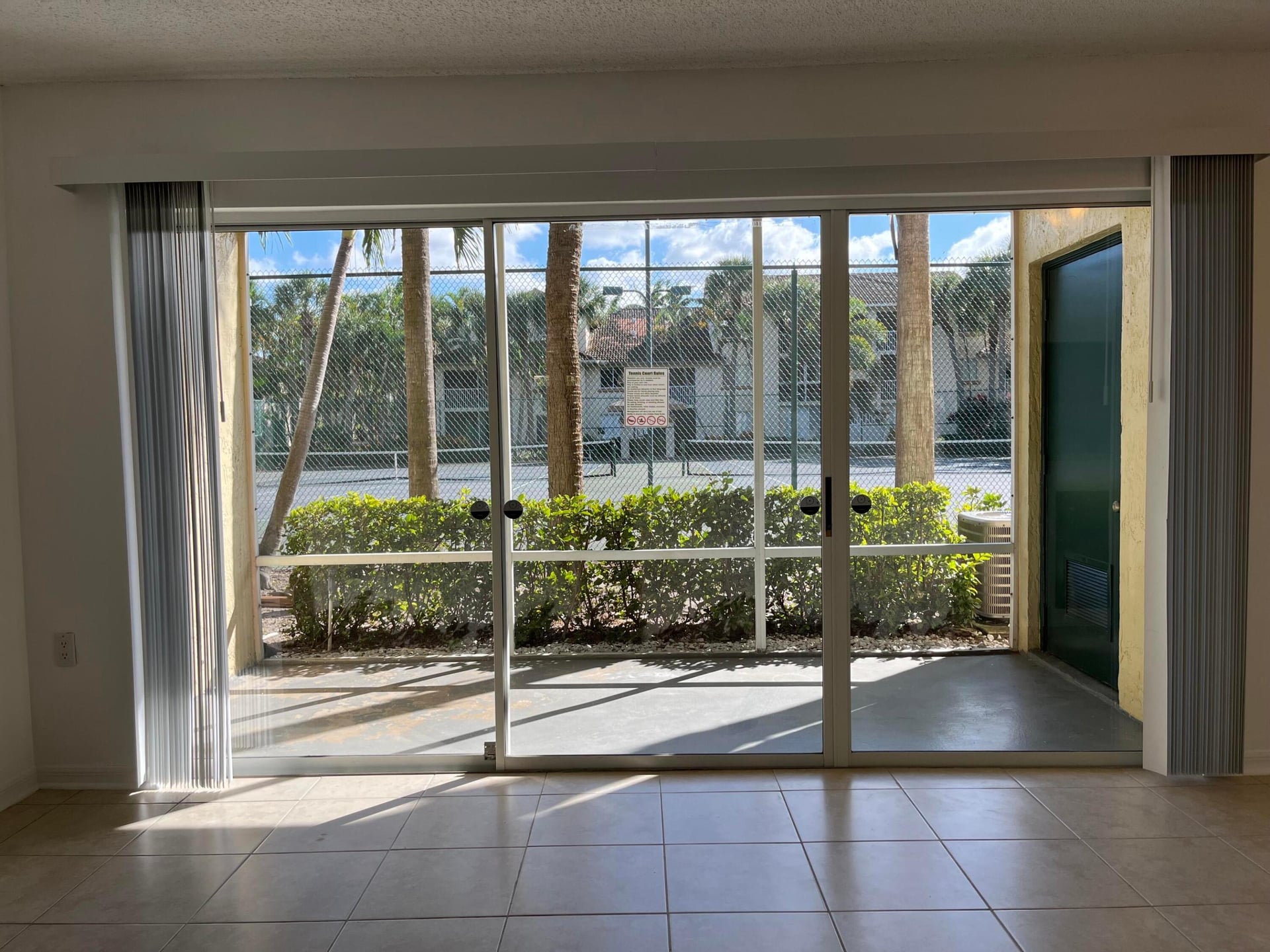  Residence photo 8