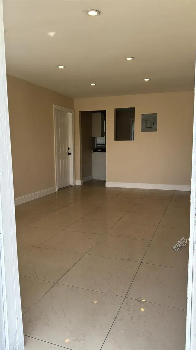 Residence photo 2