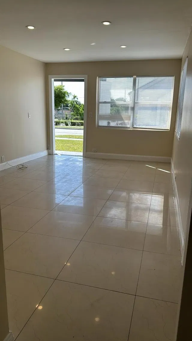 Residence photo 3