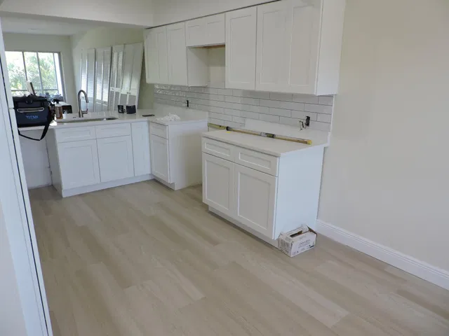 Unit 25 photo 3