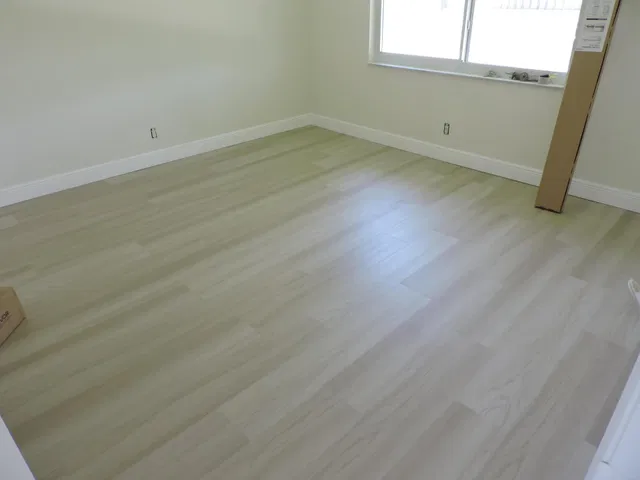 Unit 25 photo 8