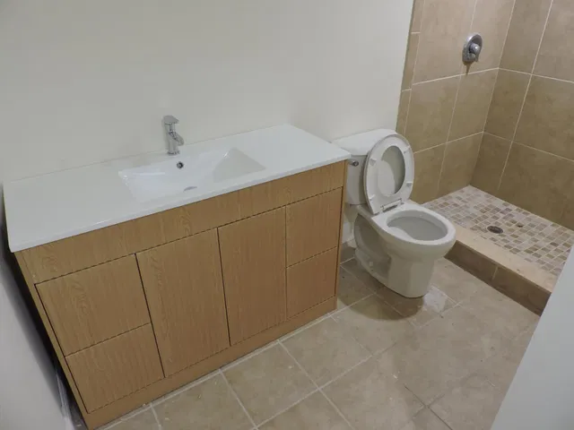 Unit 25 photo 10
