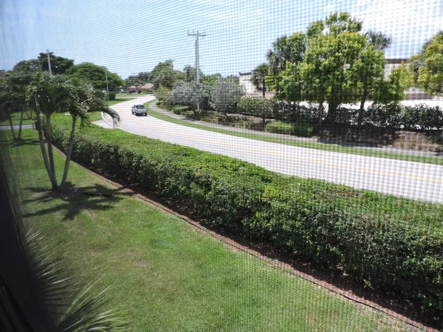 Unit 25 photo 14