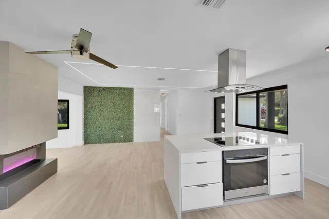  Residence photo 6
