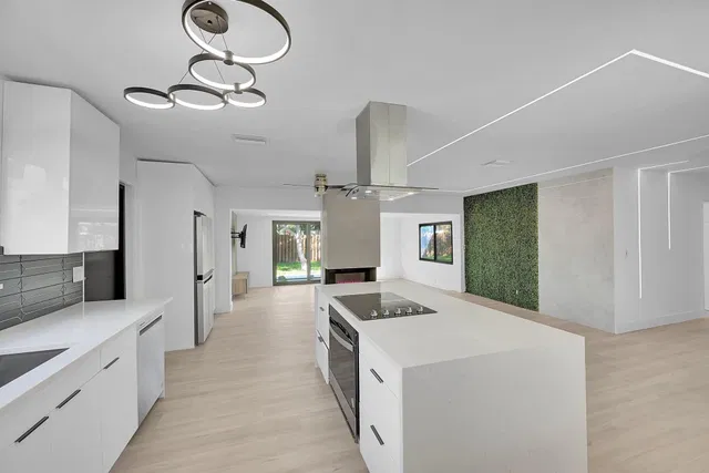  Residence photo 9