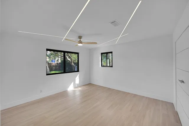  Residence photo 16