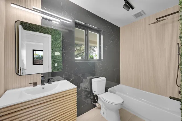  Residence photo 20