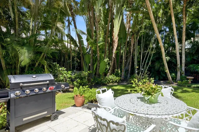 North End Palm Beach Residence photo 12