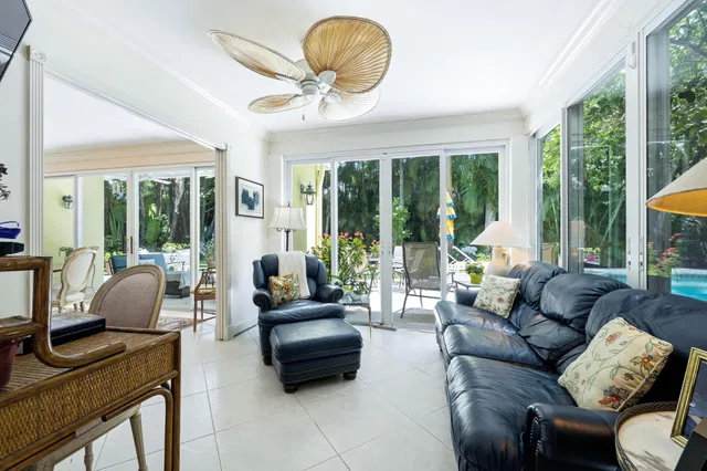 North End Palm Beach Residence photo 13