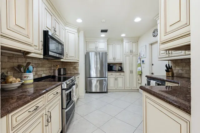 North End Palm Beach Residence photo 17