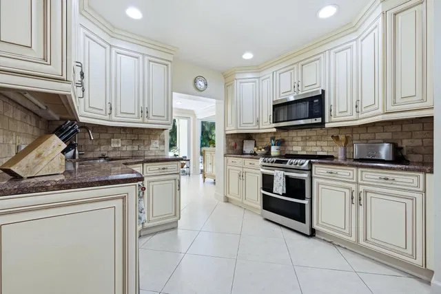 North End Palm Beach Residence photo 18