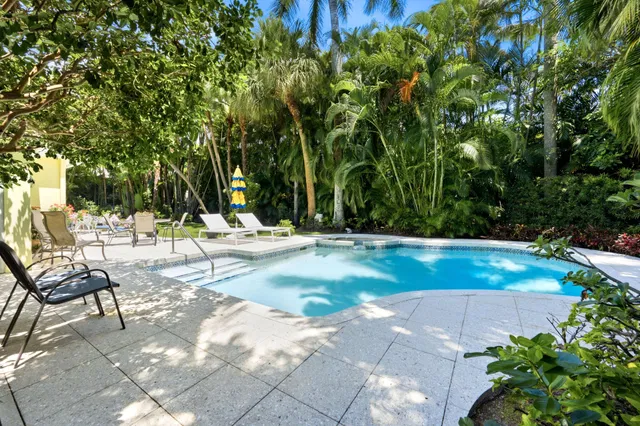 North End Palm Beach Residence photo 37