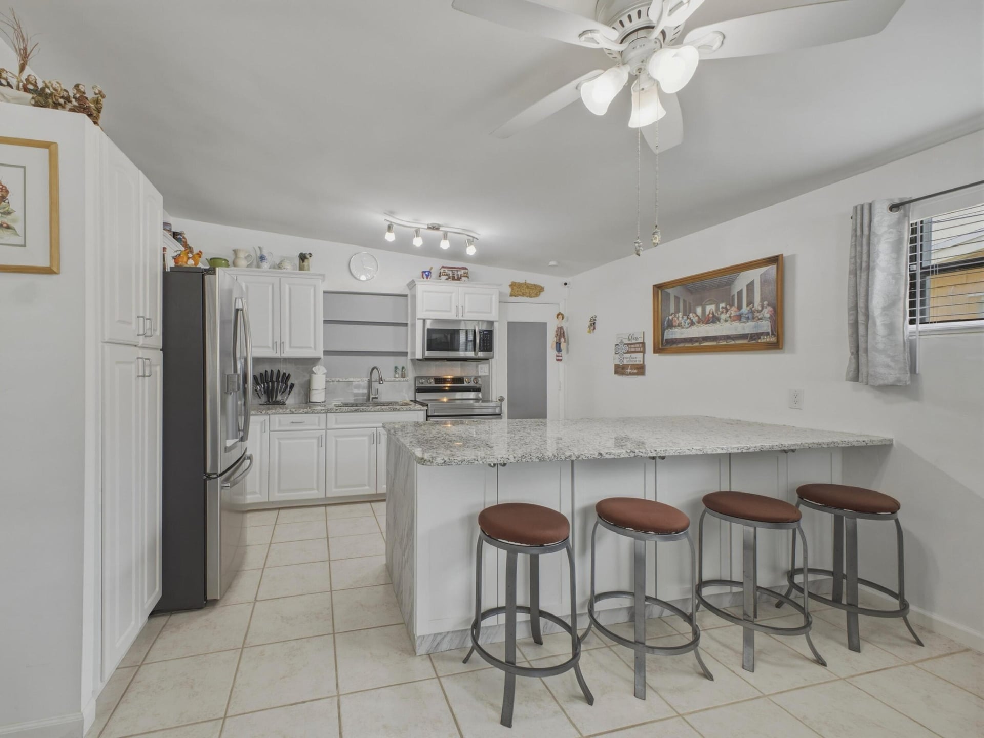  Residence photo 4